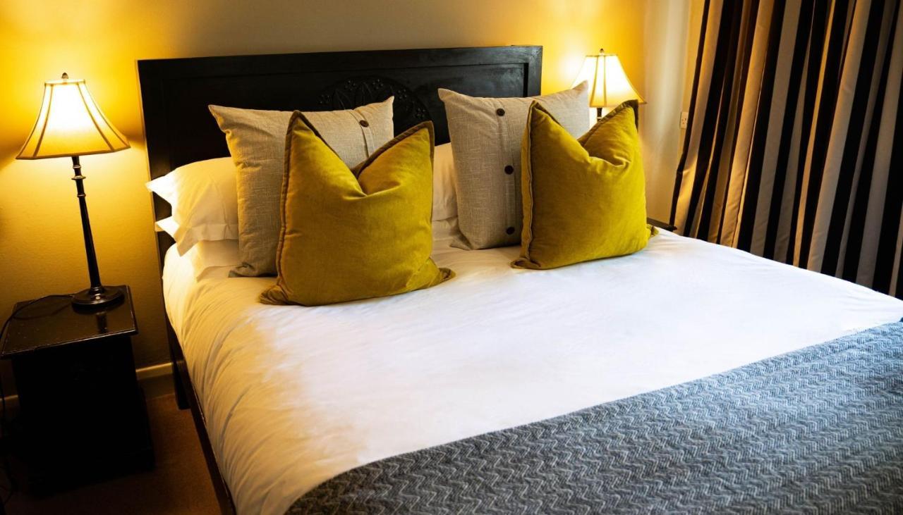 Elephant Hotel Pangbourne Buitenkant foto