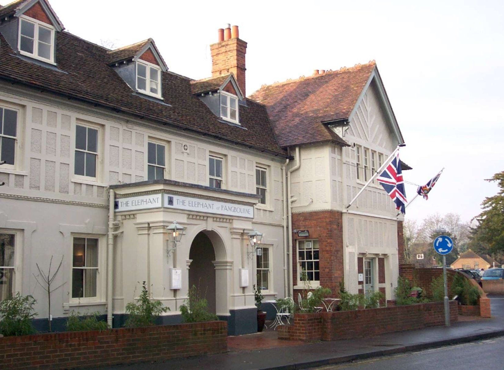 Elephant Hotel Pangbourne Buitenkant foto