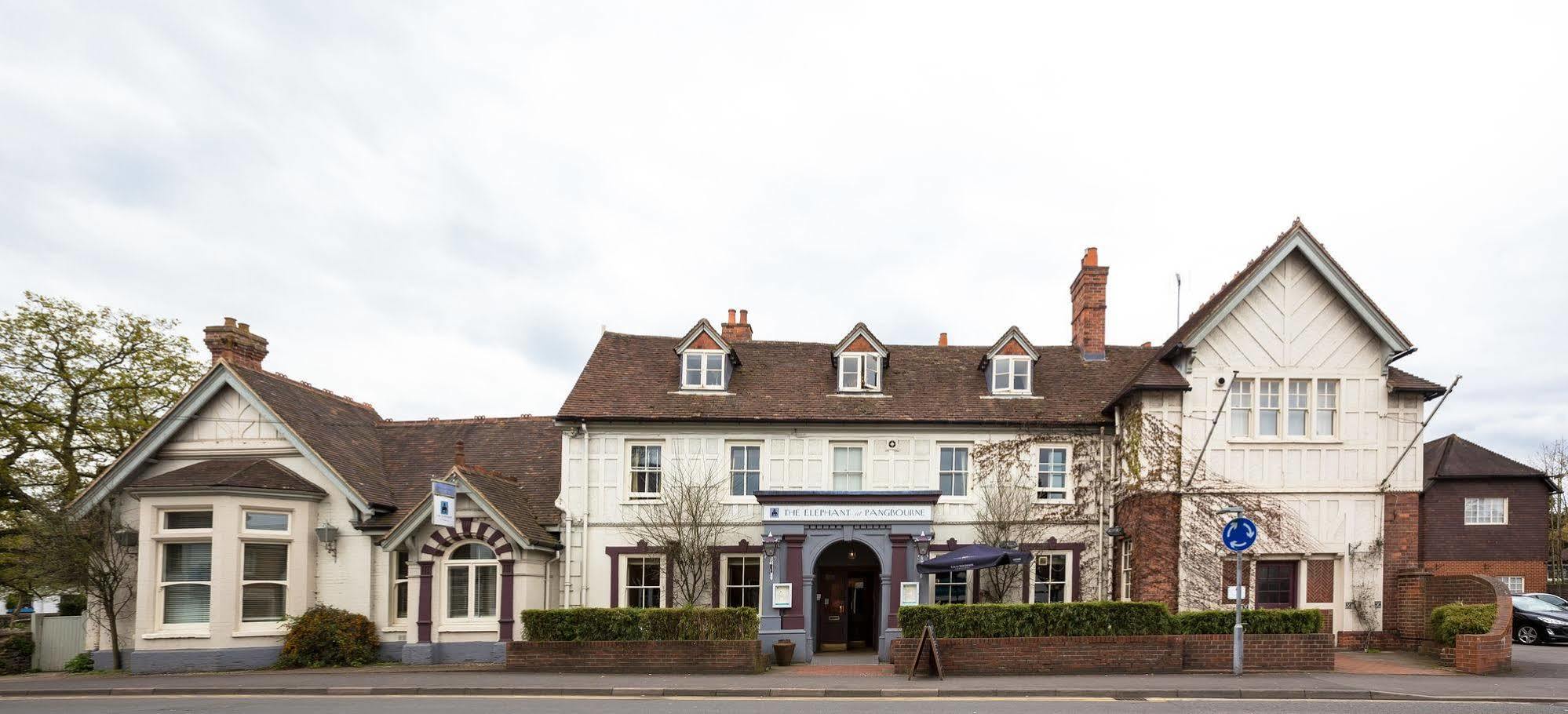 Elephant Hotel Pangbourne Buitenkant foto