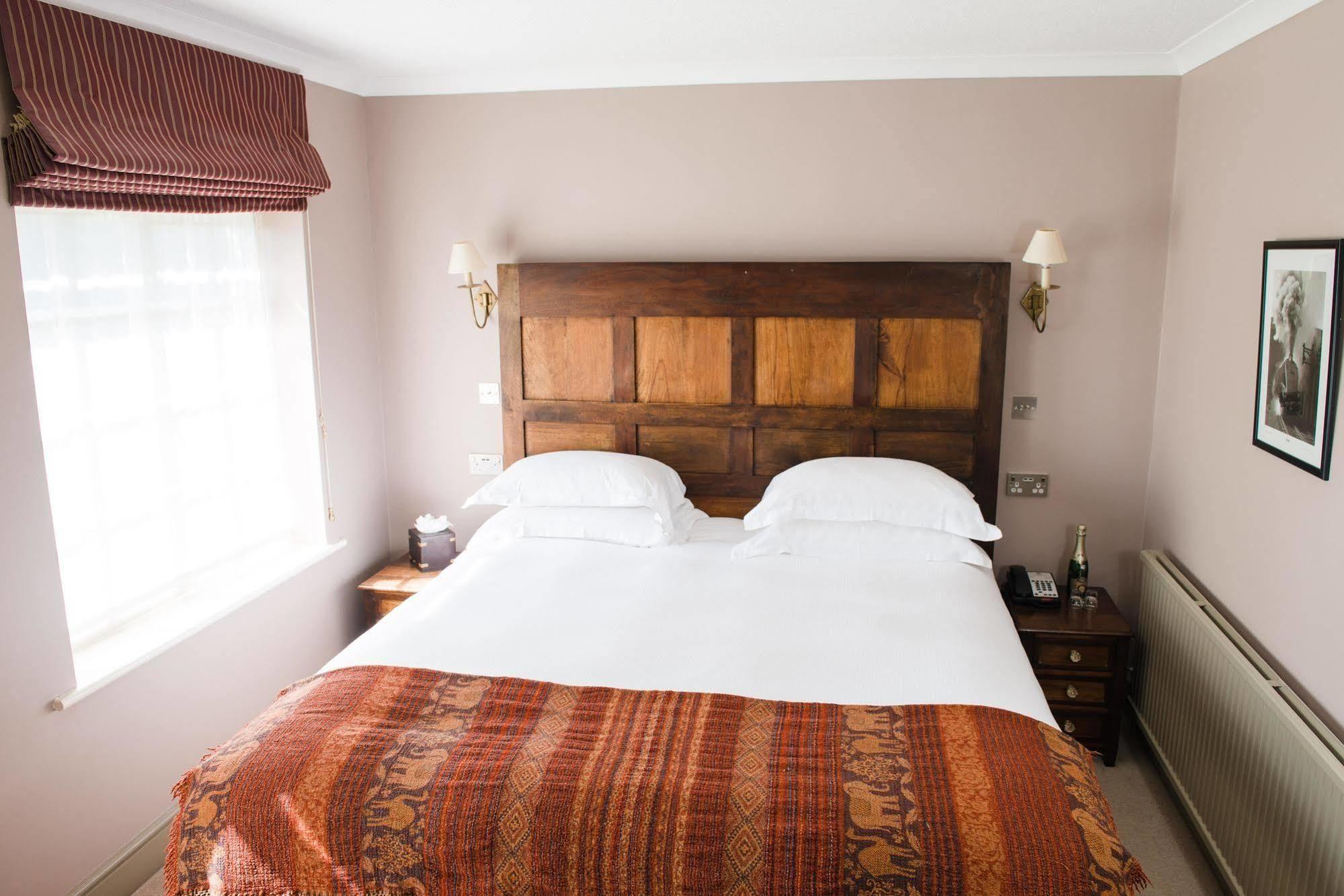 Elephant Hotel Pangbourne Buitenkant foto